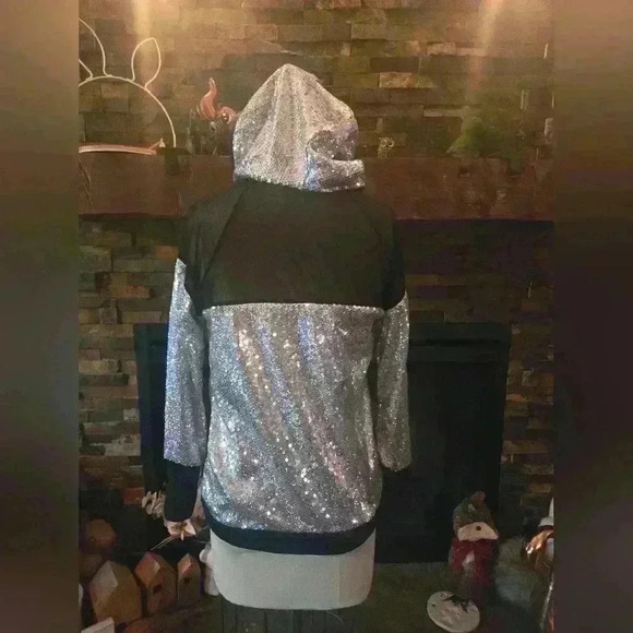 Sequin pullover hoodie - Picture 2 of 4
